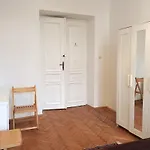 Old Town - 3 Bedrooms Soltyka Str S4
