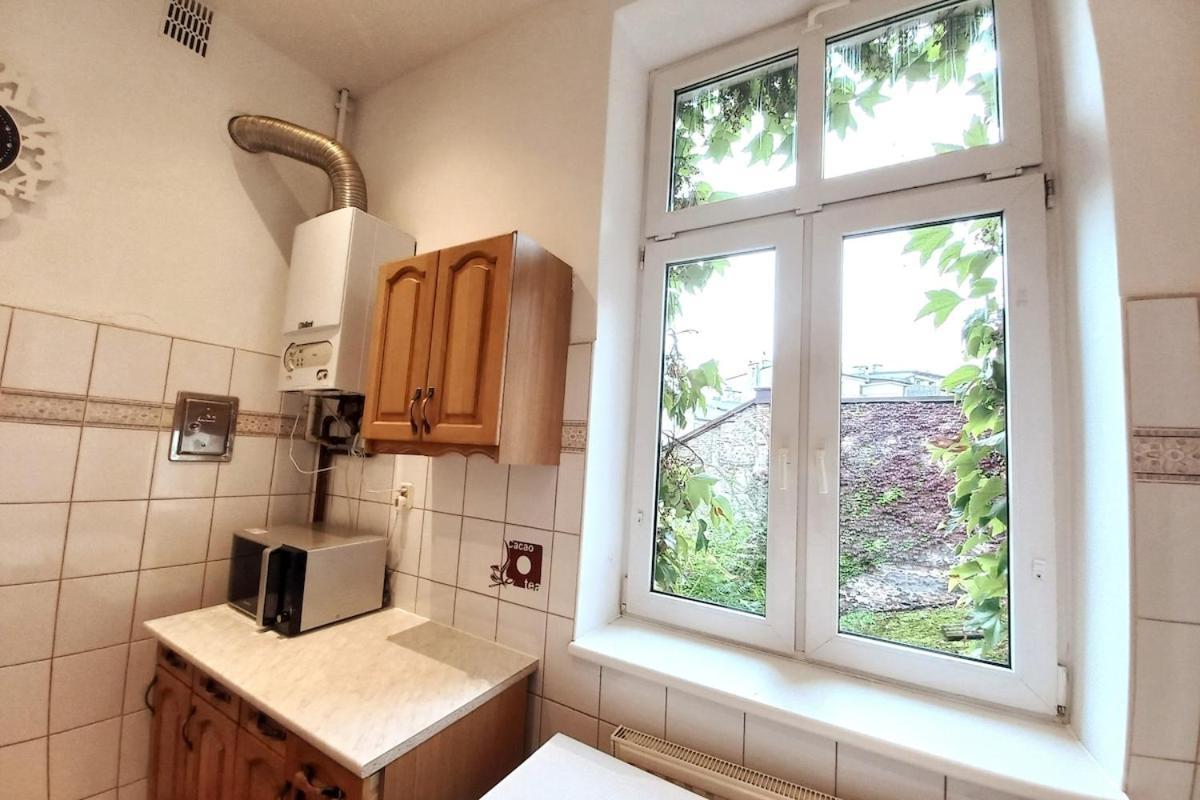 Apartment Old Town - 3 Bedrooms Soltyka Str S4 *