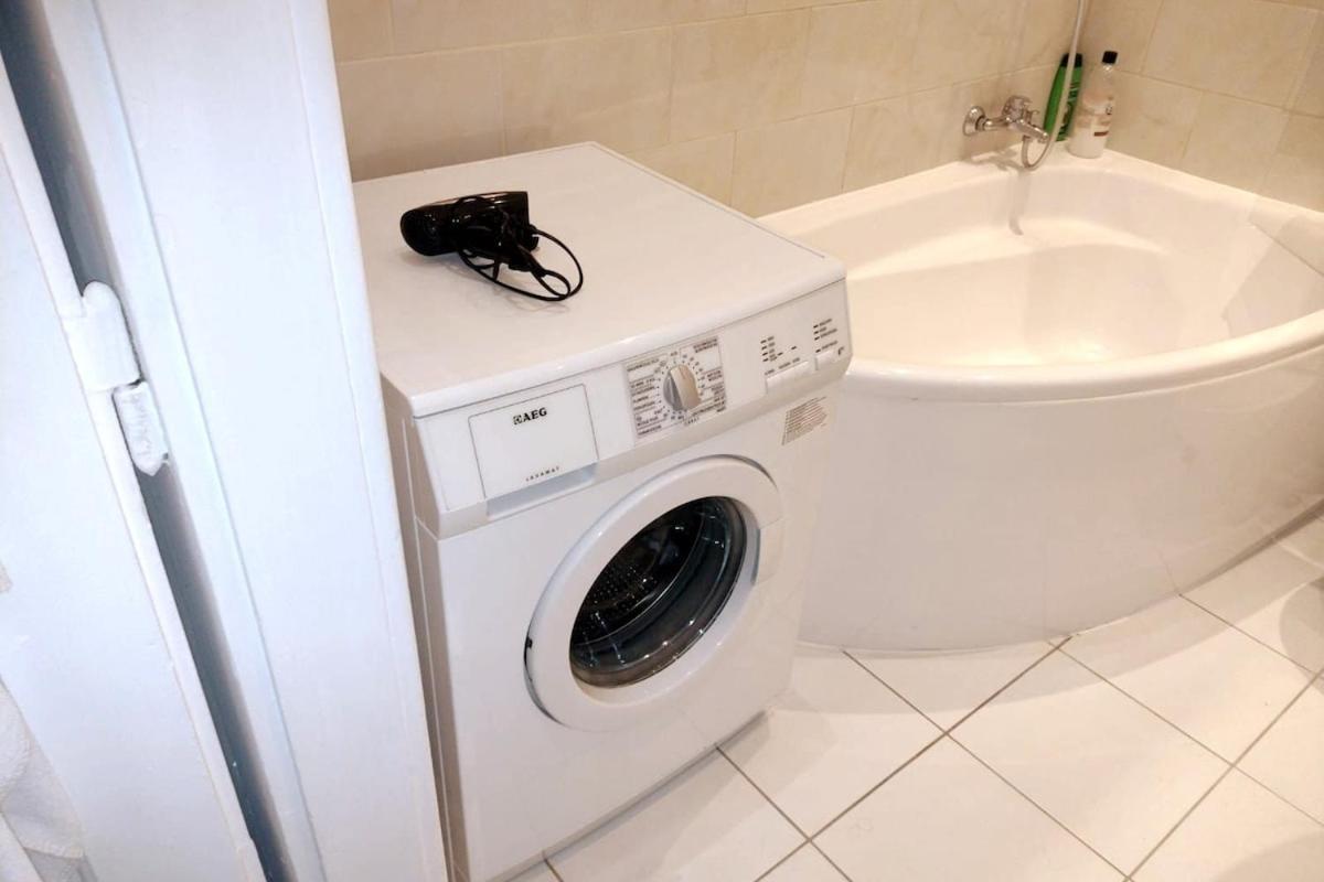 Old Town - 3 Bedrooms Soltyka Str S4 Apartment *