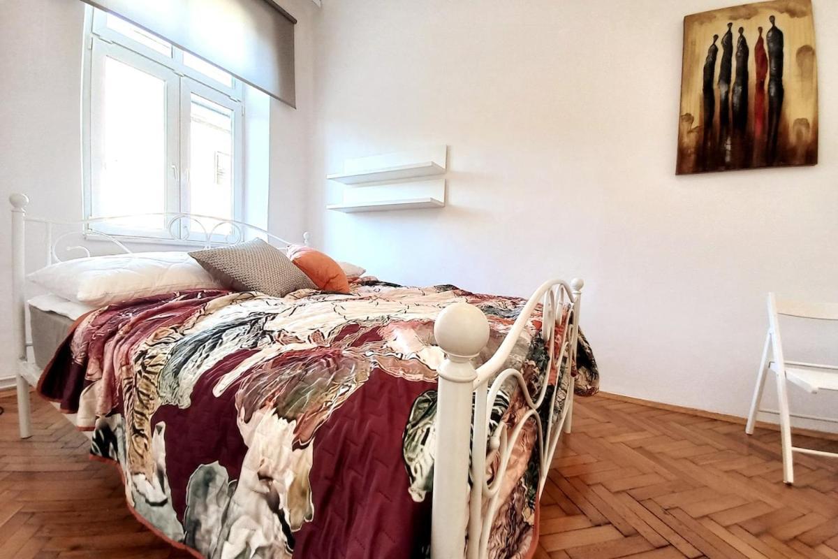 Old Town - 3 Bedrooms Soltyka Str S4 * Krakau
